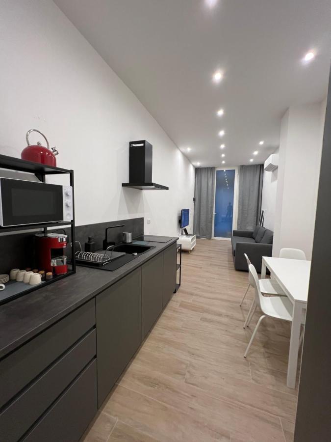 Citywise Vittorio - Independent Apartment Near Bari Central Station 외부 사진